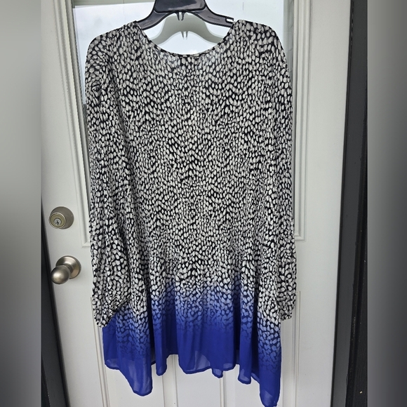 Catherines Tunic Blouse Womens 5X Plus Front Cutout Ombre Embellished New - Picture 15 of 16